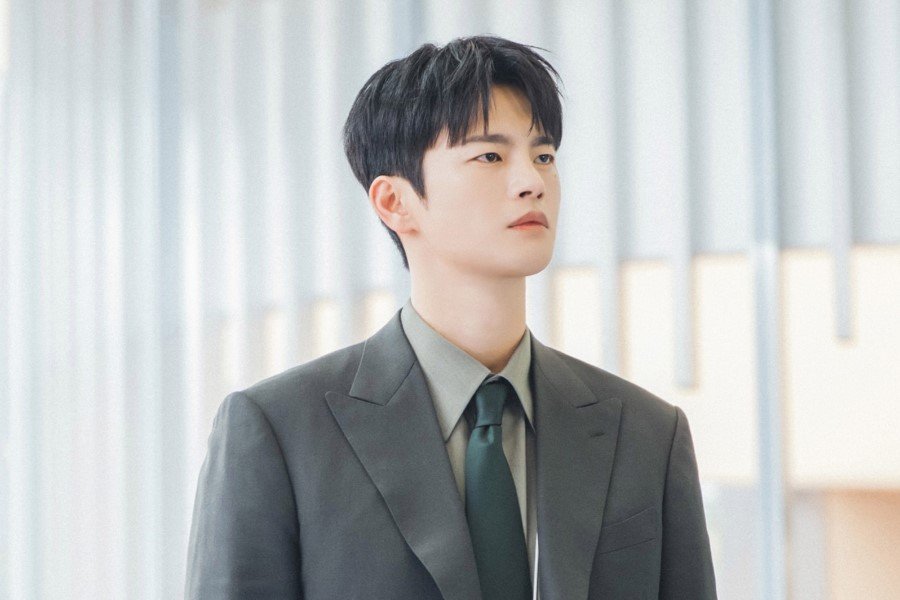 Seo In Guk Shares Insights Into His “See You At Work Tomorrow!” Character And Chemistry With Park Ji Hyun
