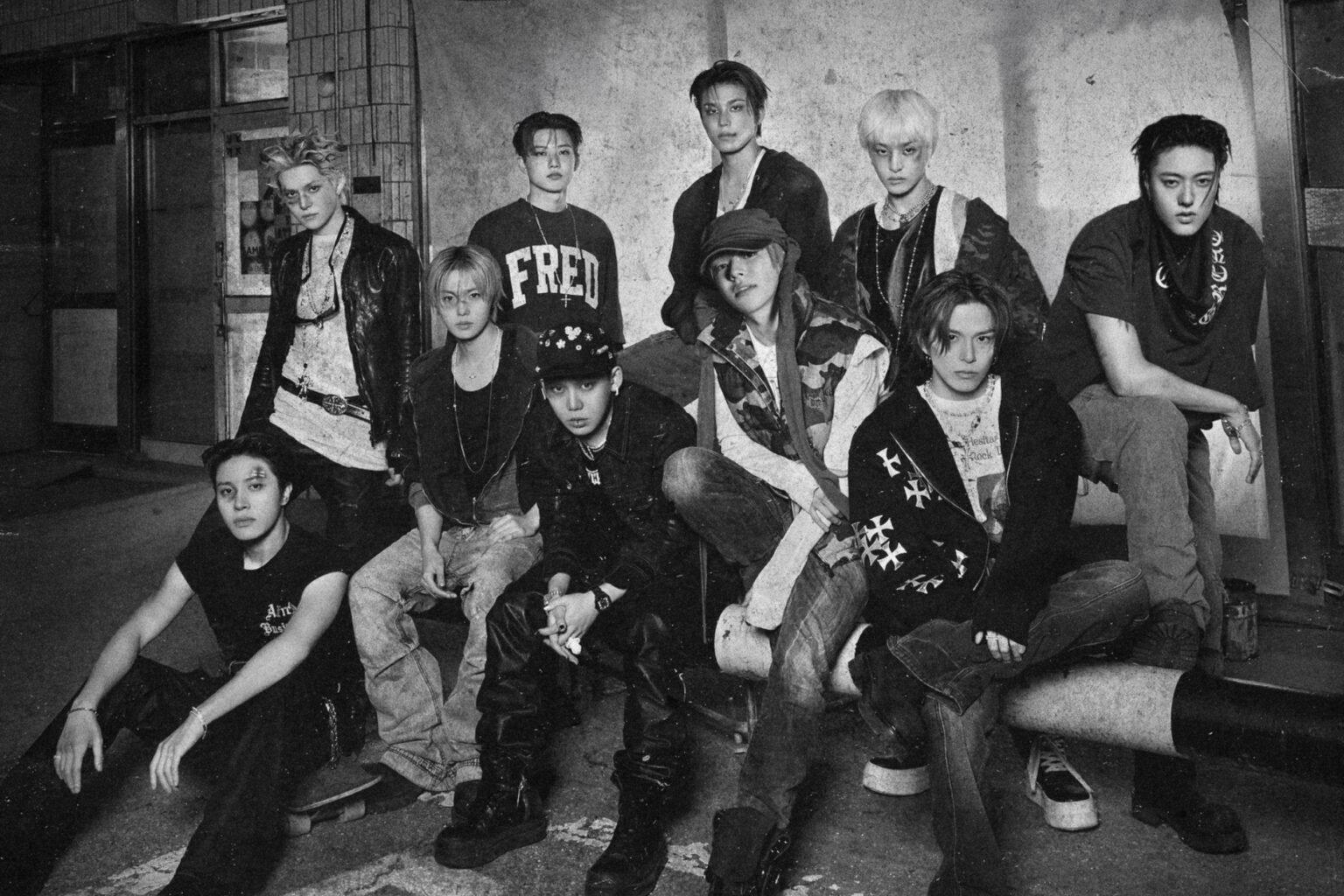 TREASURE Breaks Their 1st-Day Sales Record + Tops iTunes Charts Worldwide With “NEW WAV” TREASURE Breaks Their 1st-Day Sales Record + Tops iTunes Charts Worldwide With "NEW WAV"