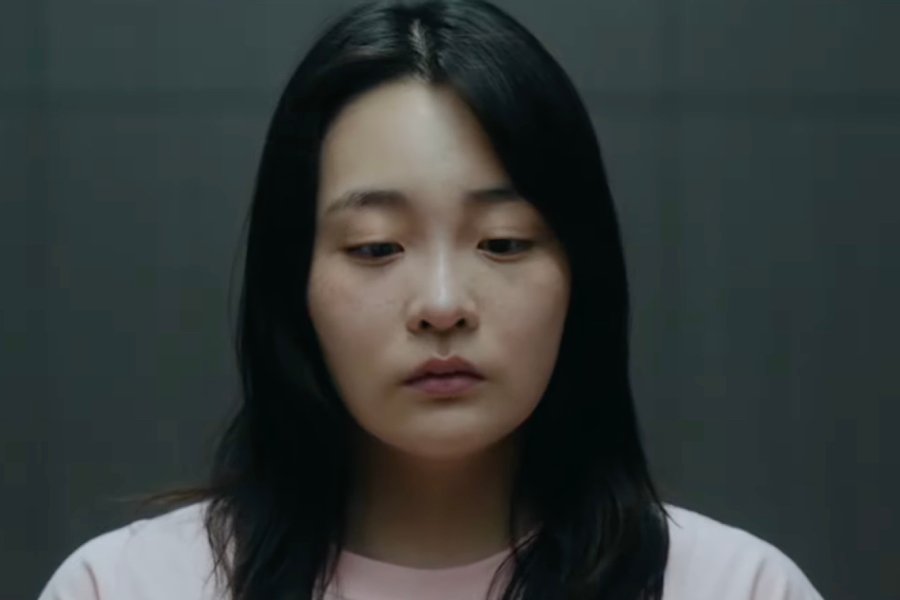 Watch: Kim Min Ha Is Questioned After Defecting From North Korea In “Hana Korea”
