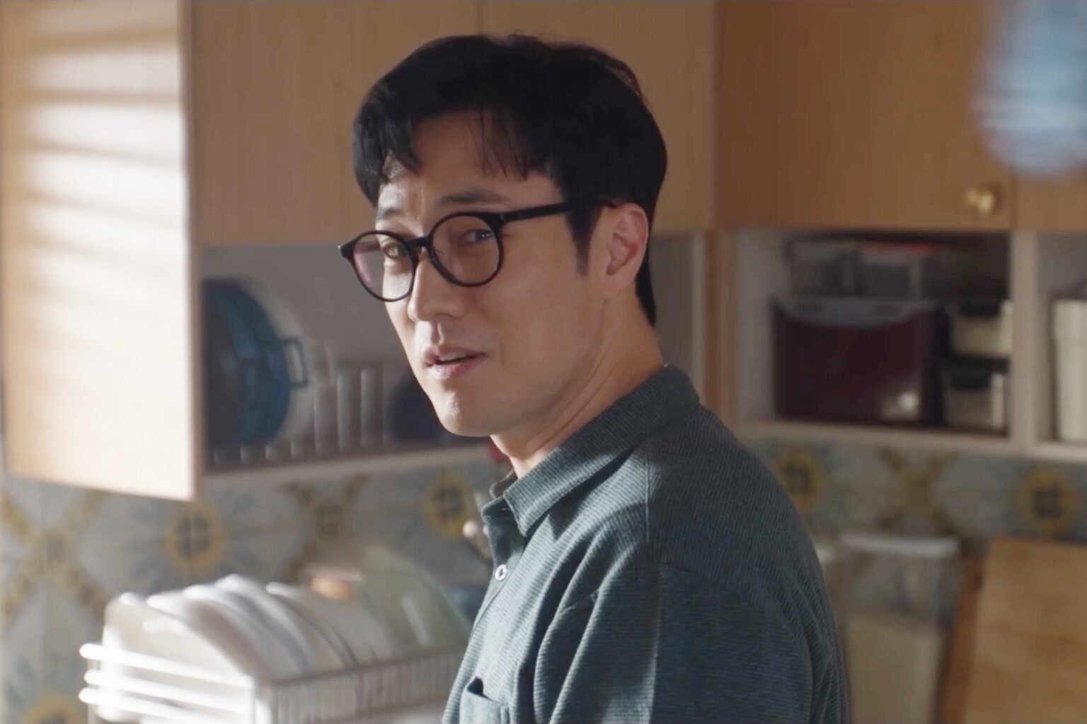 Watch: So Ji Sub Gets Nagged By His Teenage Daughter In "Agent Kim Reactivated" Preview