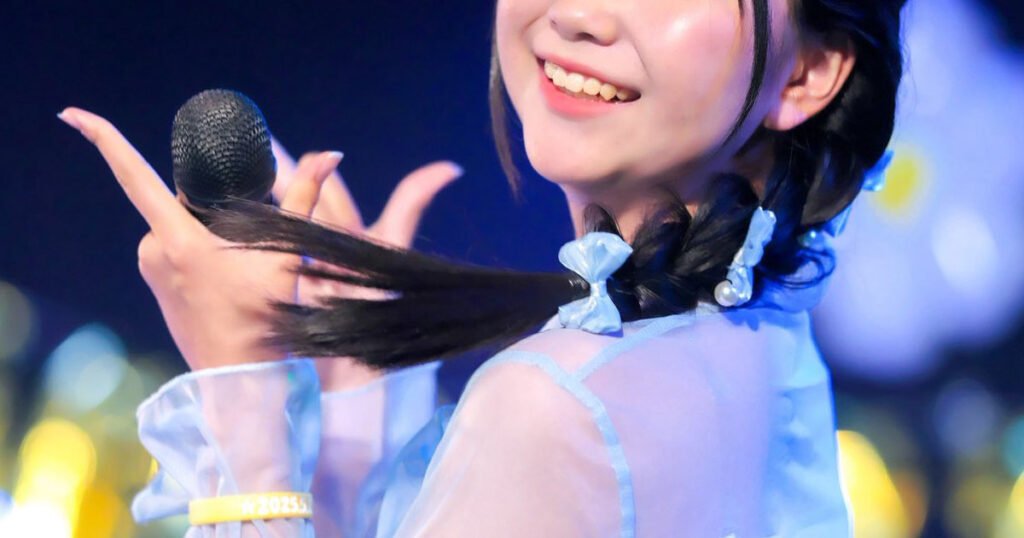 14-Year-Old Idol Repeatedly Asked To Pose Sexually At Photo Session 