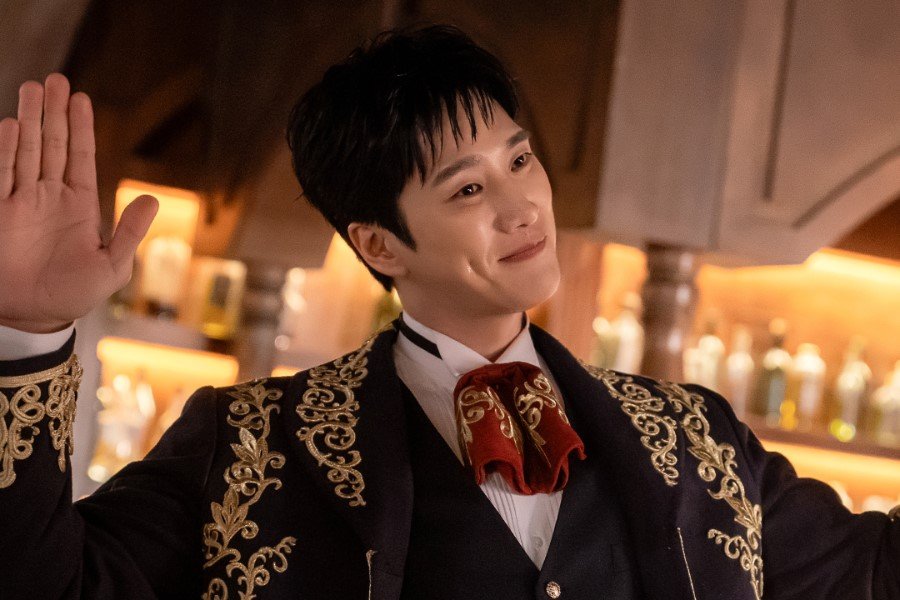 Ahn Bo Hyun Goes Undercover Abroad To Catch A Suspect In “Flex X Cop 2”