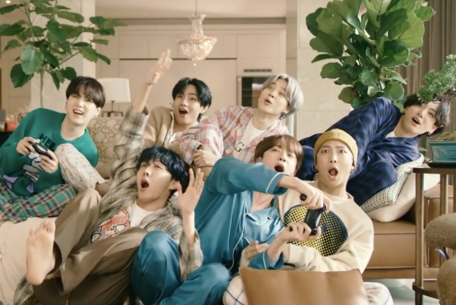 BTS’s “Life Goes On” Becomes Their 16th Group MV To Hit 600 Million Views BTS's "Life Goes On" Becomes Their 16th Group MV To Hit 600 Million Views