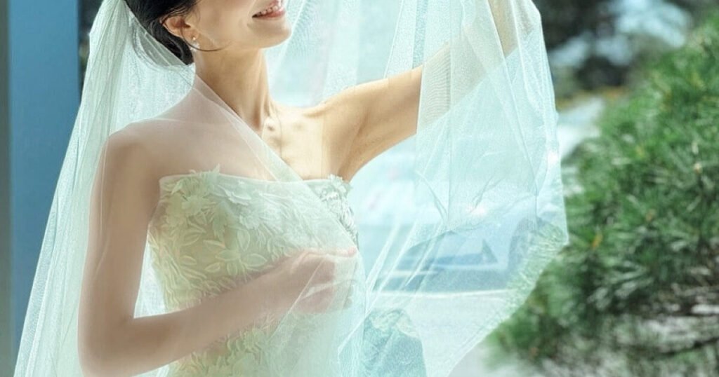 Beloved K-Pop Idol Offers A Glimpse Of Her Honeymoon Beloved K-Pop Idol Offers A Glimpse Of Her Honeymoon