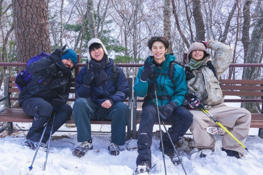 Car, the Garden, Dowoon, Lee Chae Min, And Tarzzan Form A Special Bond While Hiking In New Variety Show “Take A Hike!”