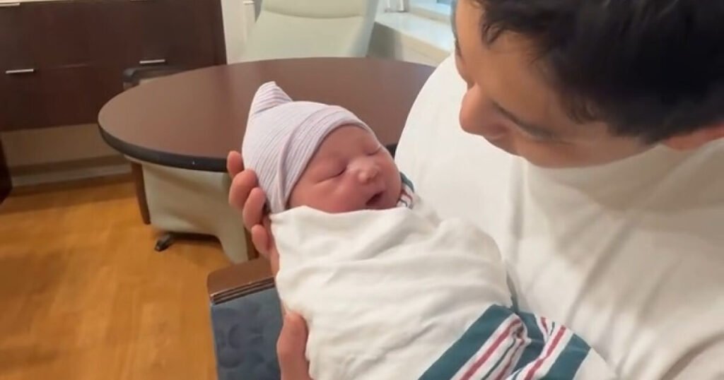 Former K-Pop Boy Group Idol Becomes A Father Former K-Pop Boy Group Idol Becomes A Father
