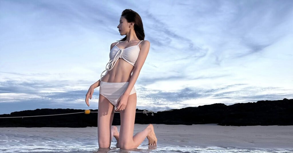 Girl Group Idol Wows With Bikini Photos At The Beach