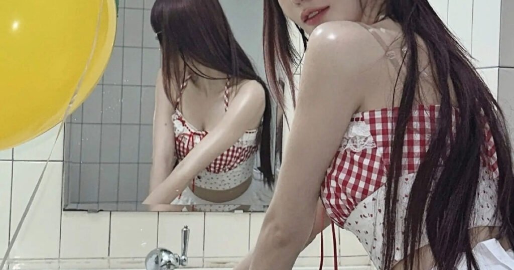 Girl Group Member Surprises With Sexy Summer Look