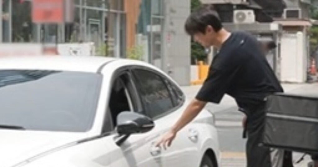 Handsome “Reply 1997” Actor Disappears From K-Dramas—Now Valet Parking At KBBQ Restaurant Handsome "Reply 1997" Actor Disappears From K-Dramas—Now Valet Parking At KBBQ Restaurant