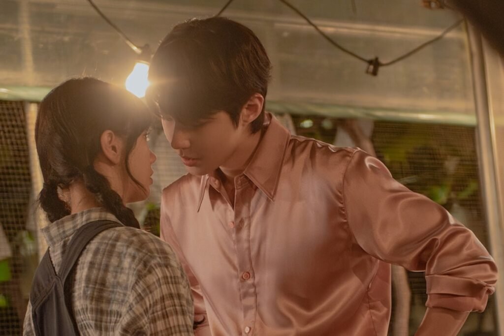 Hwang In Youp Locks Eyes With Hyeri At Close Distance In "Dream To You"