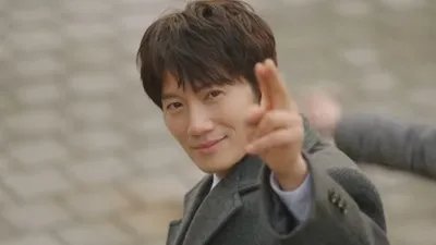Ji Sung Runs for Election in New Trailer for "The Apartment Job"