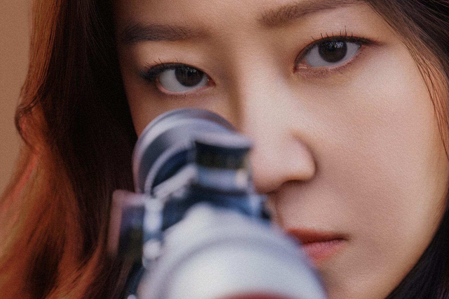 Kong Hyo Jin Is A Deadly Sniper Who Shoots To Kill In New Drama "A Bona Fide Killer"
