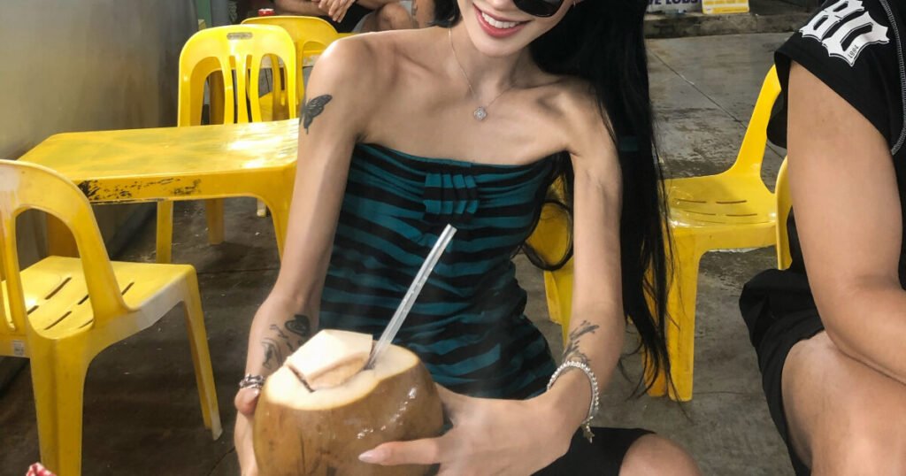 Korean Star Gets Slammed For Her Bone-Thin Figure, Gives No F*cks Korean Star Gets Slammed For Her Bone-Thin Figure, Gives No F*cks
