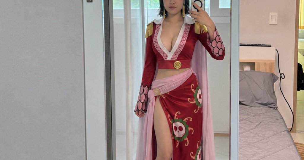 Korean Star Shows Off Voluptuous Body Following Boob Job