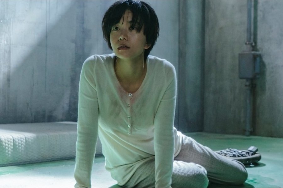 Lee Seol Is Gripped By Terror After Being Abducted In "The Husband"