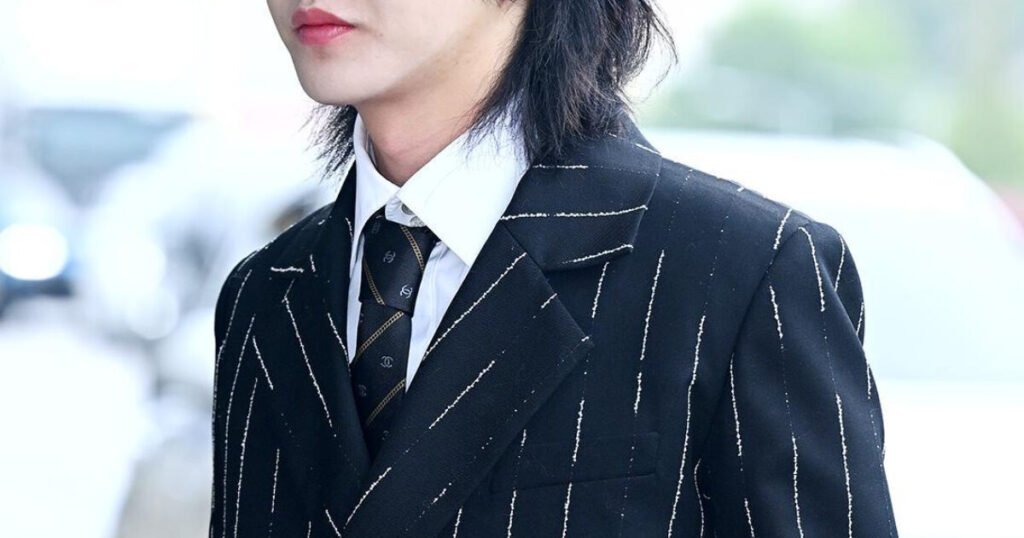 NCT DREAM Member’s Unconventional Airport Fashion Has Netizens At War NCT DREAM Member’s Unconventional Airport Fashion Has Netizens At War