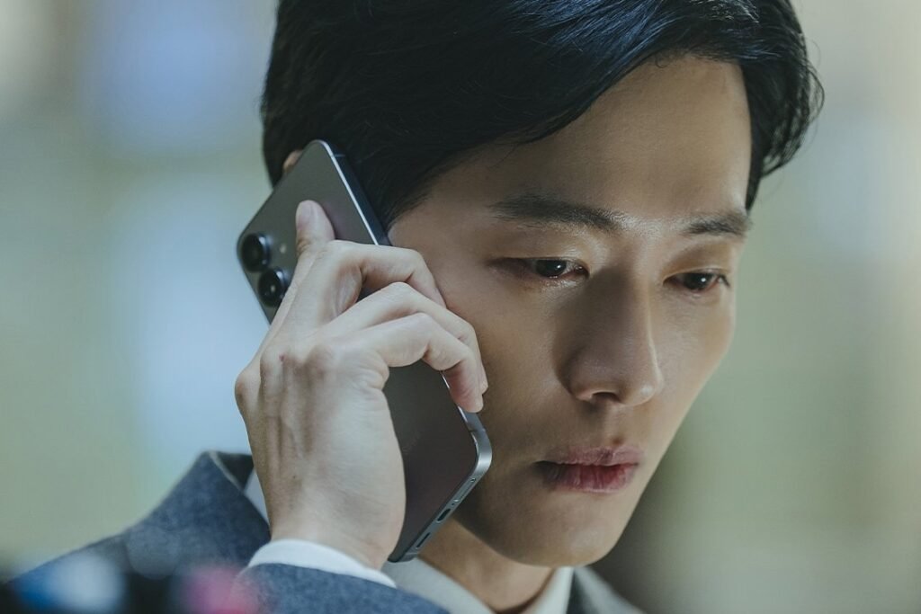 Namkoong Min's Life Is Turned Upside Down By One Phone Call In "The Husband"