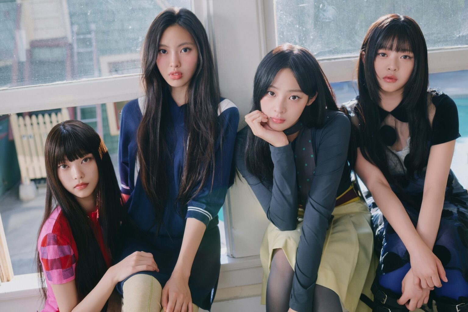 NewJeans Unveils New Photos As 4-Member Group
