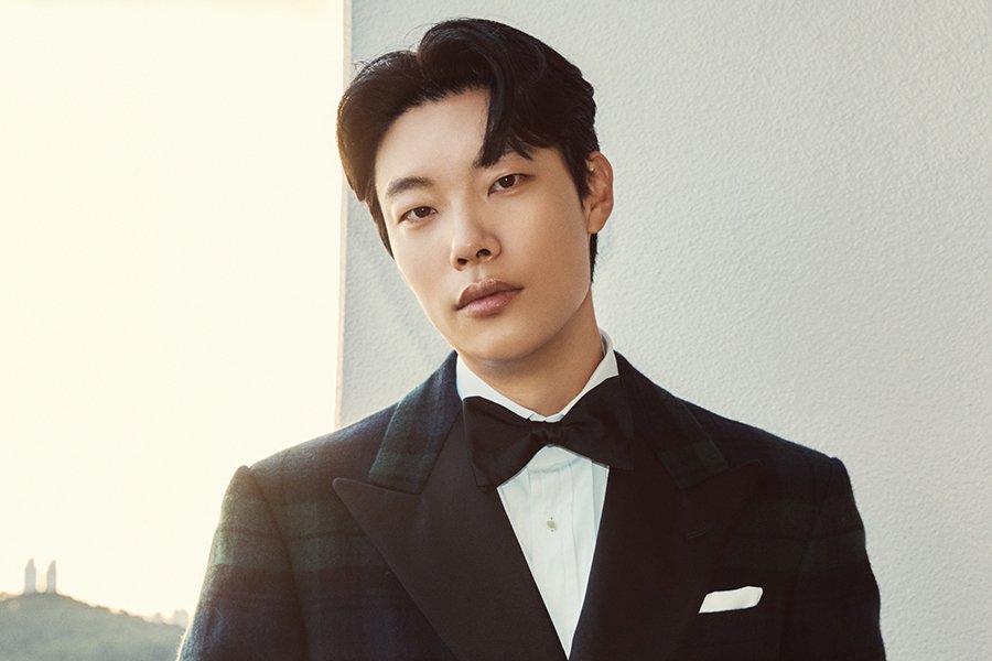 Ryu Jun Yeol Signs With Galaxy Corporation Ryu Jun Yeol Signs With Galaxy Corporation