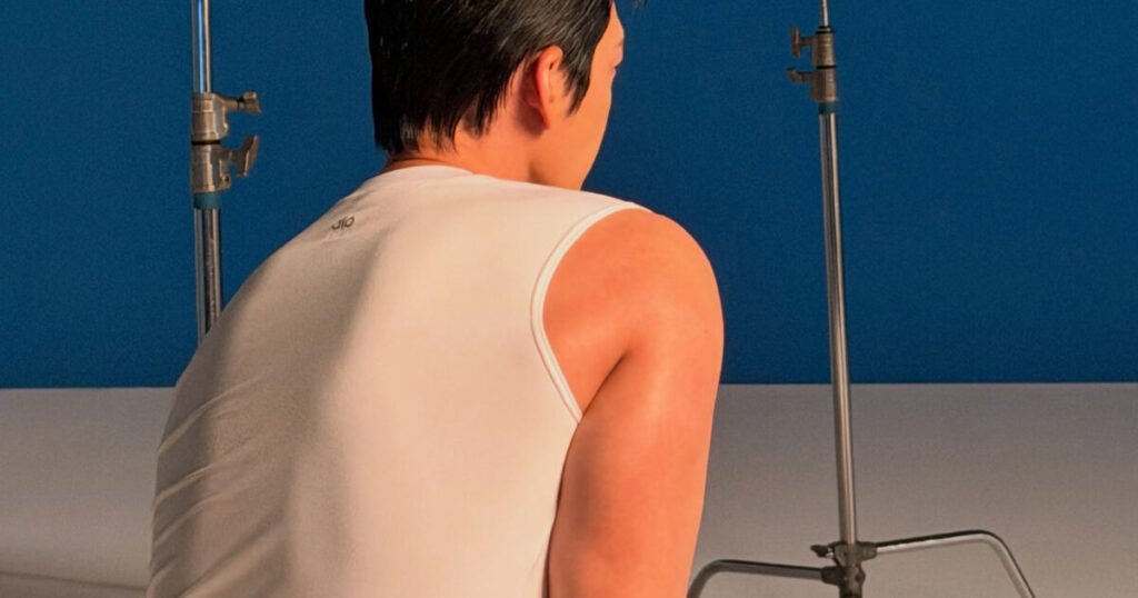 Top Korean Actor Flexes His Muscles And Striking Looks Top Korean Actor Flexes His Muscles And Striking Looks