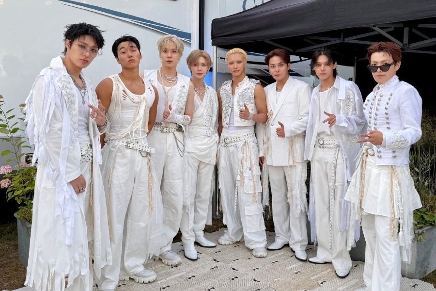 Watch: ATEEZ Takes 1st Win For “BAD” On “Music Bank”; Performances By EVAN, SEVENTEEN’s V8, And More Watch: ATEEZ Takes 1st Win For "BAD" On "Music Bank"; Performances By EVAN, SEVENTEEN's V8, And More