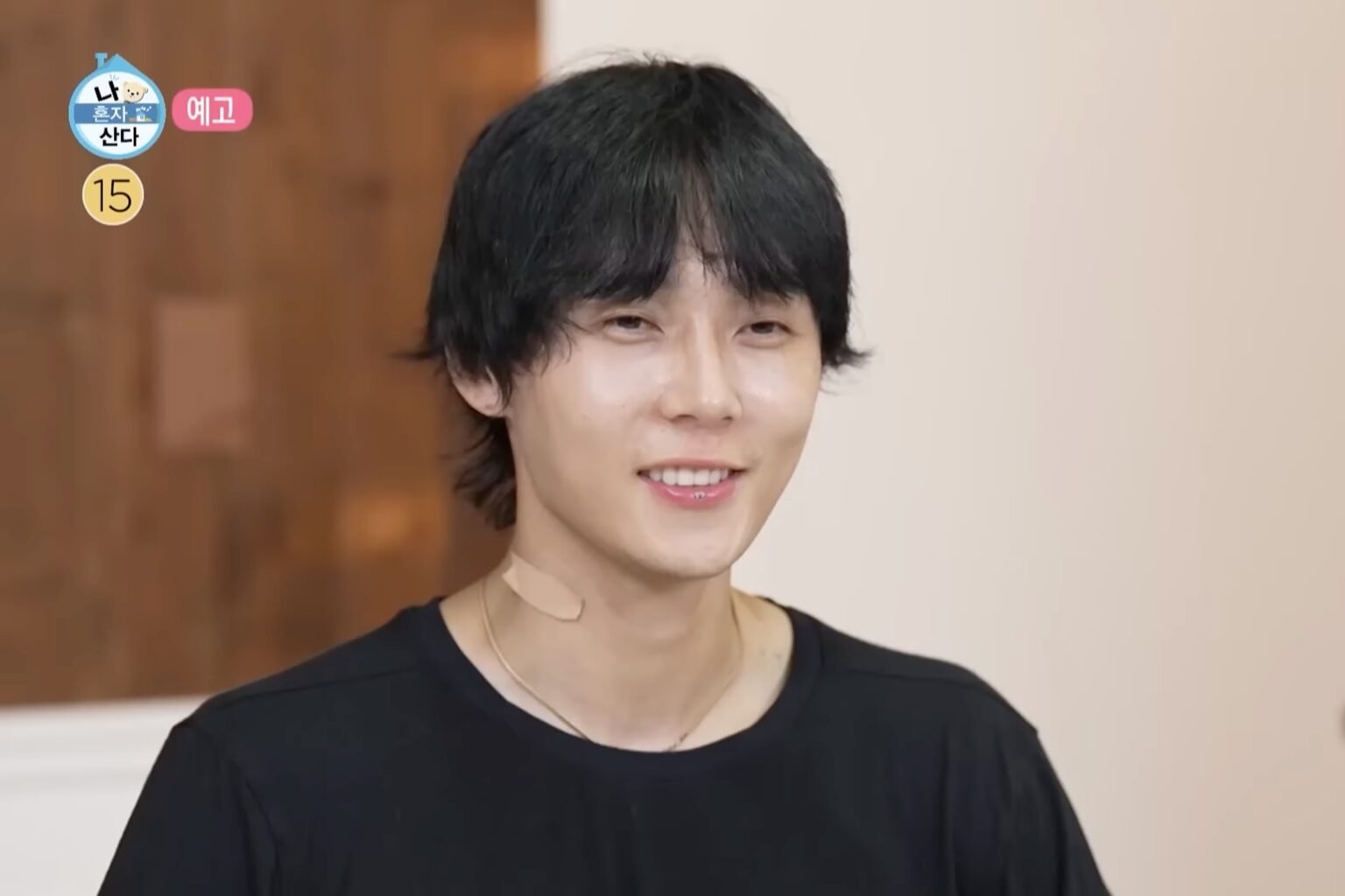 Watch: DAWN Reveals His Art-Filled Home In “I Live Alone” Preview Watch: DAWN Reveals His Art-Filled Home In "I Live Alone" Preview