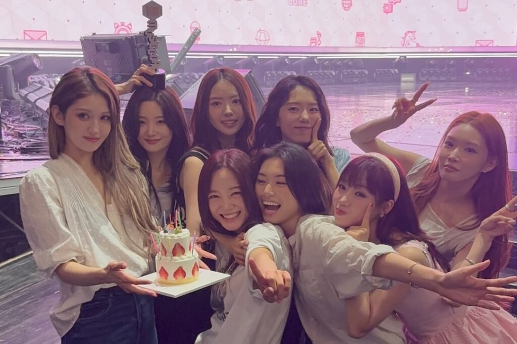 Watch: I.O.I Takes 3rd Win For "Suddenly" On "Music Core"; Performances By V8, ATEEZ, EVAN, And More
