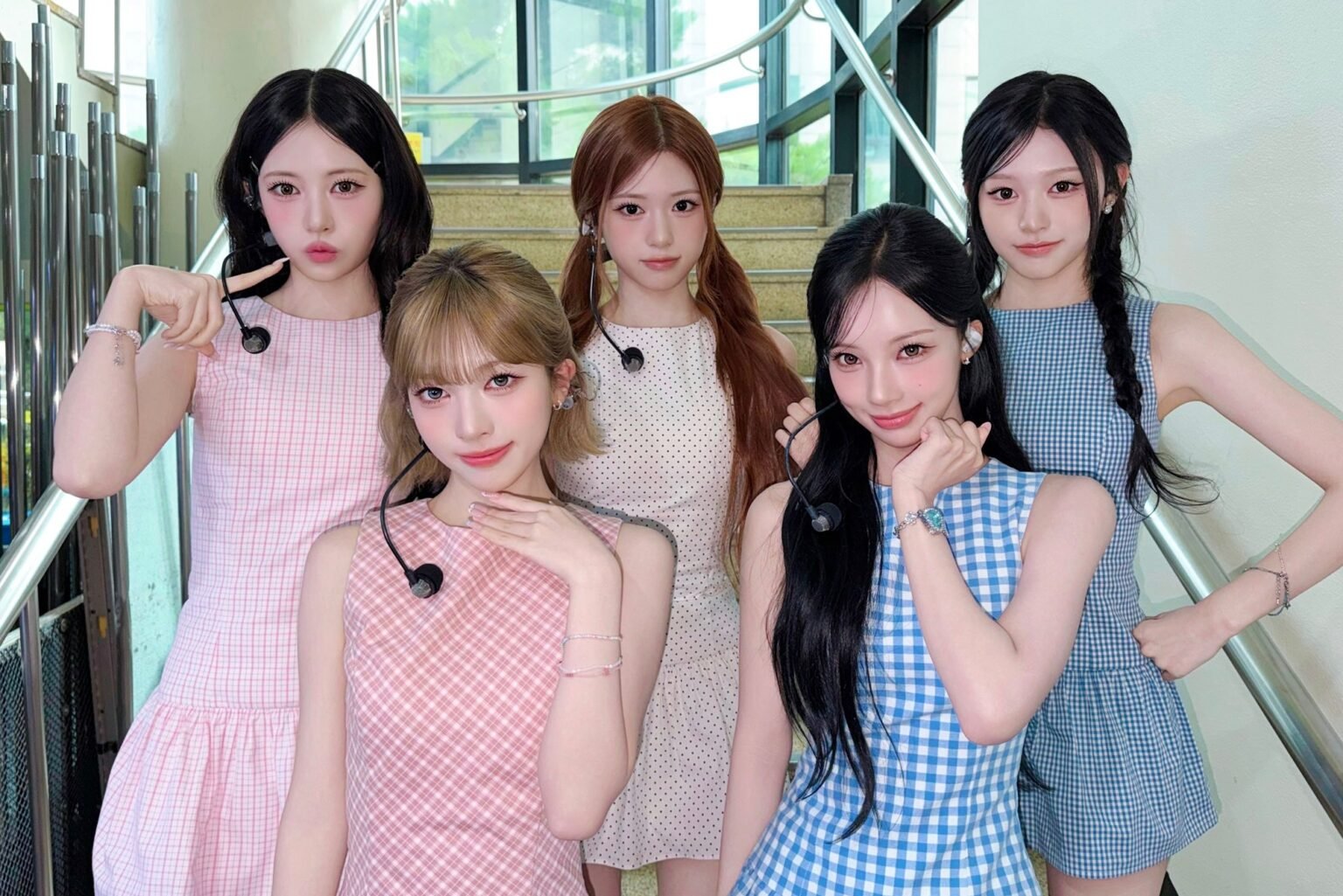 Watch: RESCENE Takes 1st-Ever Public Broadcast Network Music Show Win On “Music Core” With “Pretty Girl”; Performances By fromis_9 And More Watch: RESCENE Takes 1st-Ever Public Broadcast Network Music Show Win On "Music Core" With "Pretty Girl"; Performances By fromis_9 And More