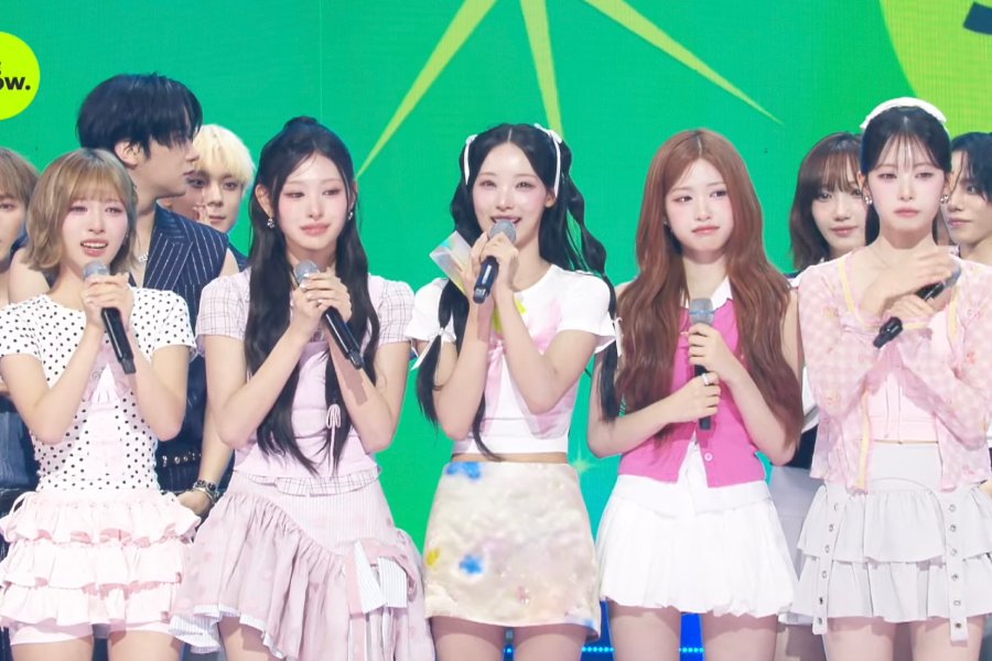 Watch: RESCENE Takes Tearful 1st-Ever Win On “The Show” With “Pretty Girl” Watch: RESCENE Takes Tearful 1st-Ever Win On "The Show" With "Pretty Girl"