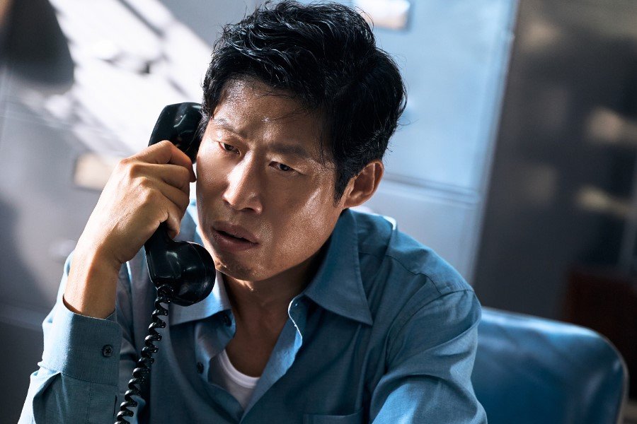 Yoo Hae Jin Investigates The Truth Behind The First Lady Assassination Attempt In New Film “Assassins” Yoo Hae Jin Investigates The Truth Behind The First Lady Assassination Attempt In New Film “Assassins”