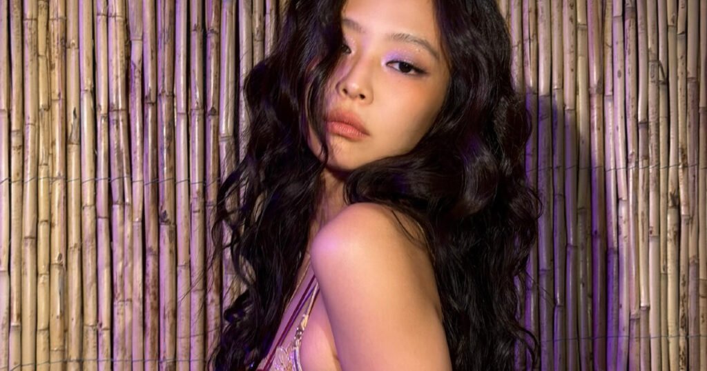 YouTuber Receives Severe Backlash For Actions Toward BLACKPINK’s Jennie YouTuber Receives Severe Backlash For Actions Toward BLACKPINK's Jennie