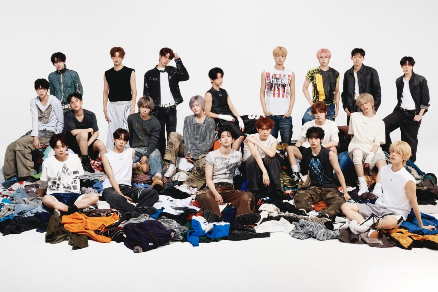 idntt Breaks Their 1st-Week Sales Record With “itsnotover” idntt Breaks Their 1st-Week Sales Record With "itsnotover"