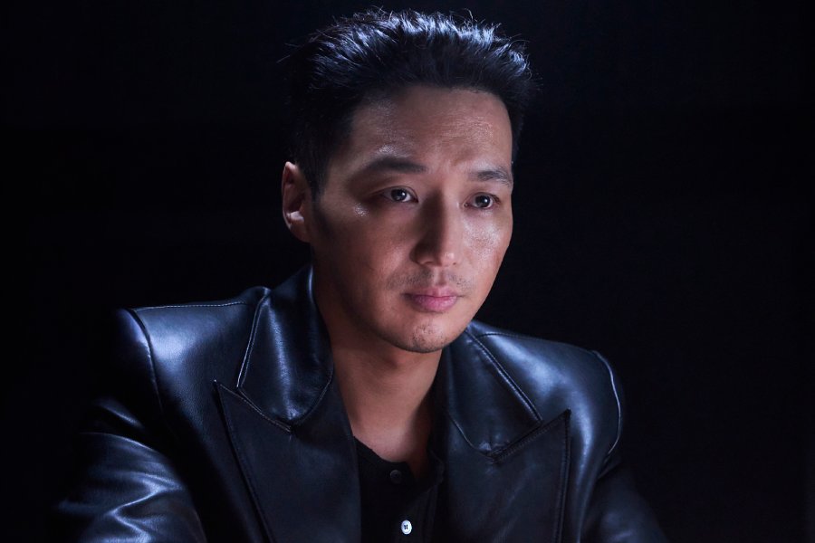 Byun Yo Han Bets Everything On Revenge In “Tazza 4: The Song Of Beelzebub” Byun Yo Han Bets Everything On Revenge In “Tazza 4: The Song Of Beelzebub”