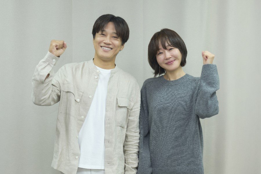 Cha Tae Hyun And Uhm Ji Won Confirmed For New Comedy Film “Two Cops And Five Kids” Cha Tae Hyun And Uhm Ji Won Confirmed For New Comedy Film "Two Cops And Five Kids"