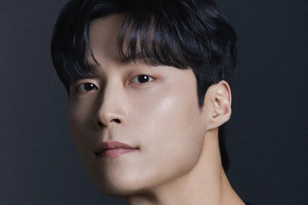 Heo Nam Jun In Talks To Star In New Drama Based On Webtoon Heo Nam Jun In Talks To Star In New Drama Based On Webtoon