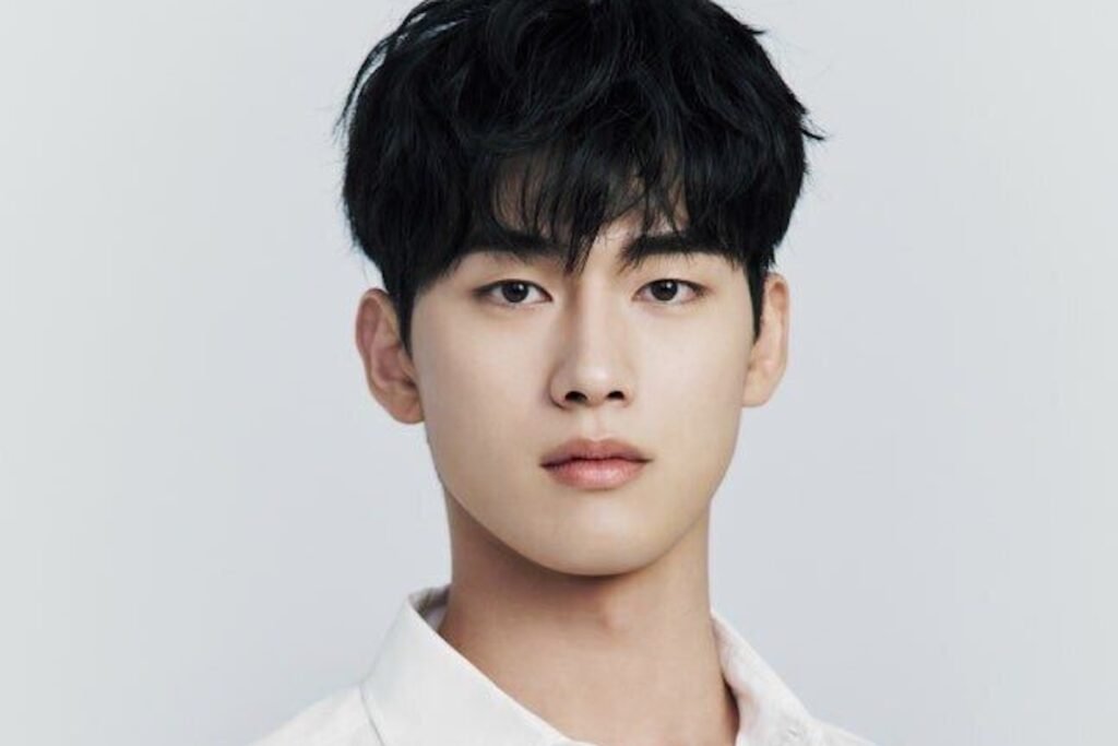 Hong Min Ki’s Agency Responds To Recent Allegations Made By Ex-Girlfriend Hong Min Ki's Agency Responds To Recent Allegations Made By Ex-Girlfriend