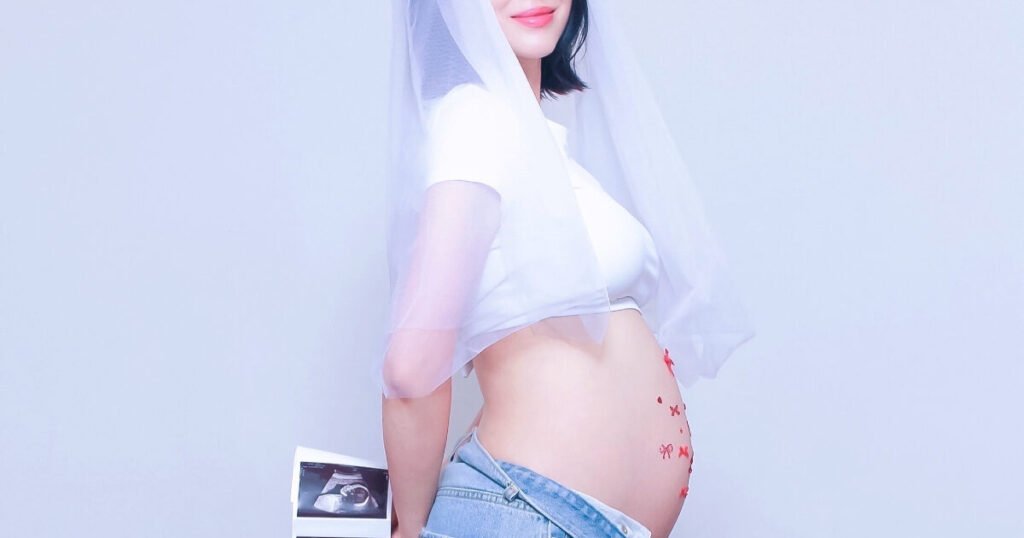 Idol-Turned-Actress Announces Pregnancy After Overcoming Miscarriage