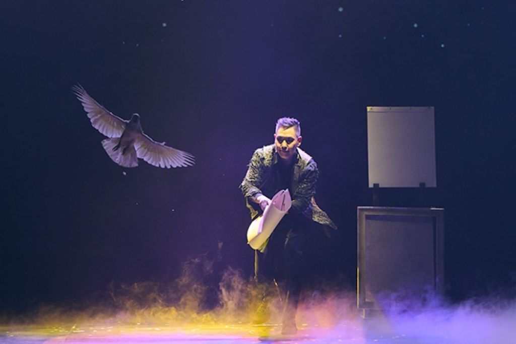 Illusionist Lee Eun Gyeol Showcases Fantastical Magic In 30th Anniversary Special Performance "ONE OF ONE"