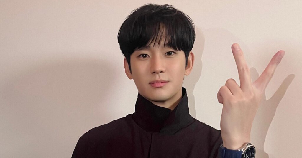 Kim Soo Hyun Confirms First Public Schedule Following Scandal With Kim Sae Ron Kim Soo Hyun Confirms First Public Schedule Following Scandal With Kim Sae Ron