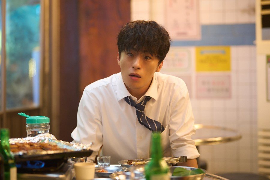 Koo Kyo Hwan’s Life Takes A Turn After Discovering His Ability To Resurrect In New Film Koo Kyo Hwan’s Life Takes A Turn After Discovering His Ability To Resurrect In New Film
