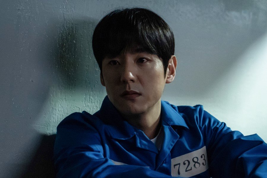 Kwak Si Yang Returns Behind Bars In “Flex X Cop 2” Kwak Si Yang Returns Behind Bars In “Flex X Cop 2”