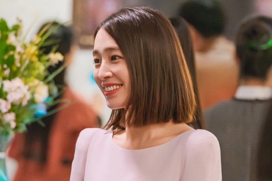Lee Min Jung Talks About Her Upcoming Drama “OK, Let’s Get Divorced,” Chemistry With Kim Ji Suk, And More Lee Min Jung Talks About Her Upcoming Drama “OK, Let’s Get Divorced,” Chemistry With Kim Ji Suk, And More