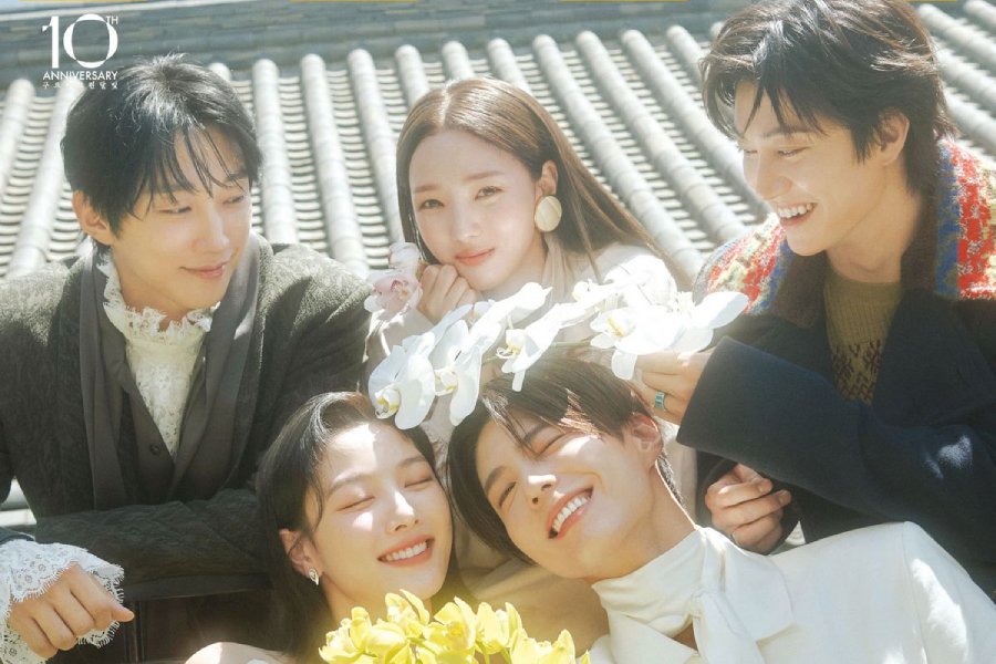 Park Bo Gum, Kim You Jung, Jin Young, Chae Soo Bin, And Kwak Dong Yeon Reflect On 10 Years Of “Love In The Moonlight” And Their Enduring Friendship Park Bo Gum, Kim You Jung, Jin Young, Chae Soo Bin, And Kwak Dong Yeon Reflect On 10 Years Of “Love In The Moonlight” And Their Enduring Friendship