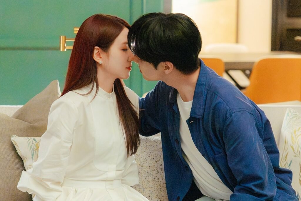 Park Eun Bin And Yang Se Jong Get Romantic In Singapore On “Spooky In Love” Park Eun Bin And Yang Se Jong Get Romantic In Singapore On "Spooky In Love"
