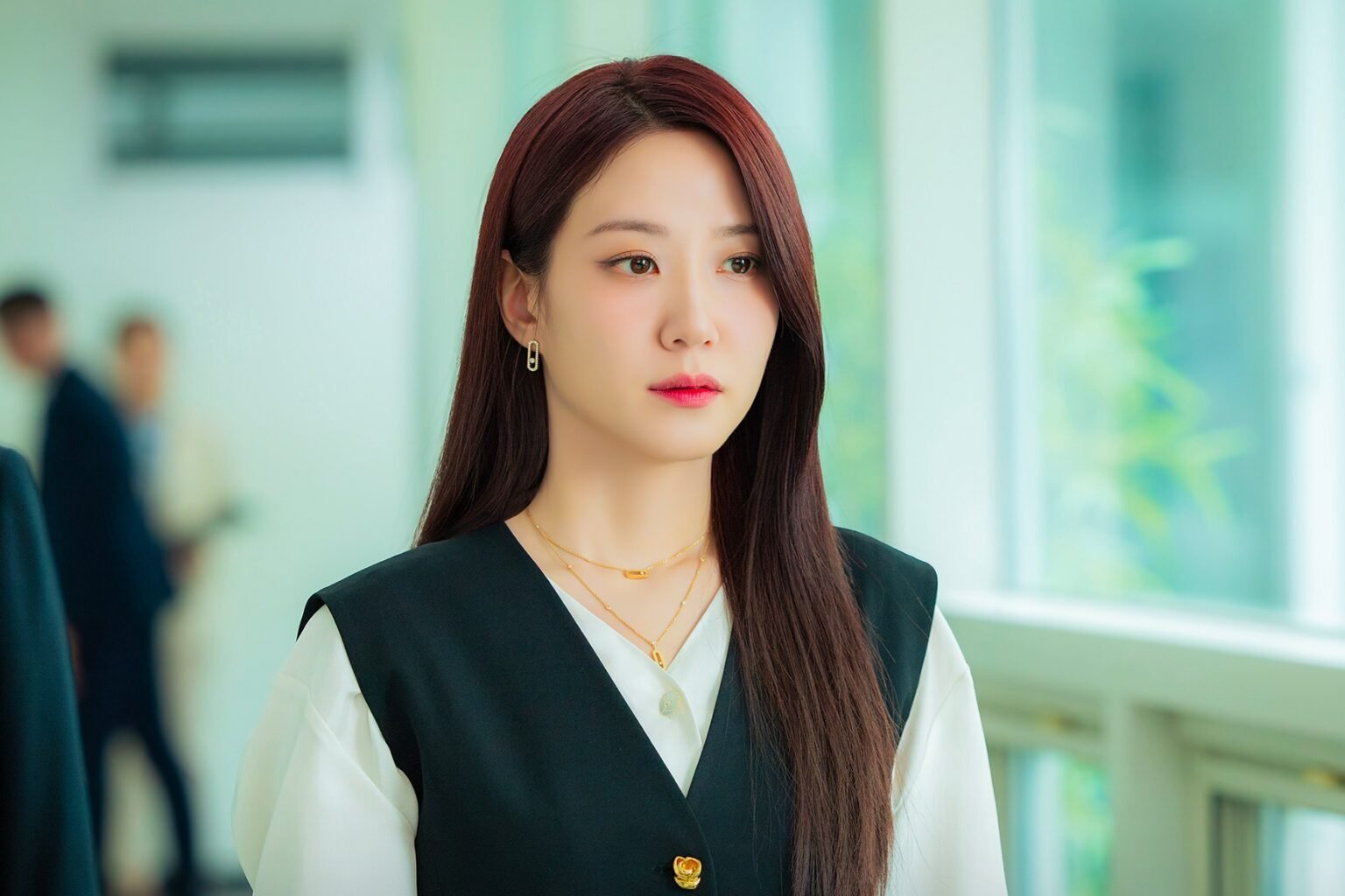 Park Eun Bin Is Ready To Bare Her Fangs In "Spooky In Love"