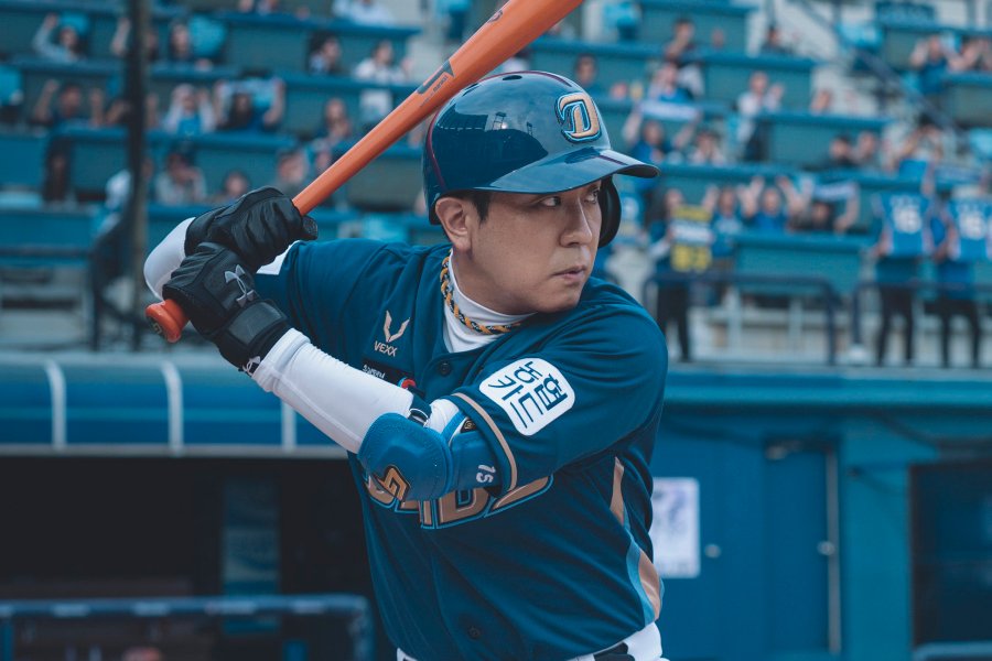Ryu Seung Ryong Is A Former Baseball Star Who Will Risk Everything For His Daughter In “Portrait Of A Family”