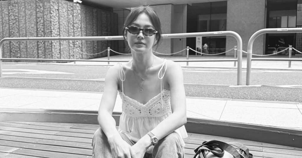 Song Hye Kyo Becomes A Hot Topic With Her Movie-Like Daily Photos Song Hye Kyo Becomes A Hot Topic With Her Movie-Like Daily Photos