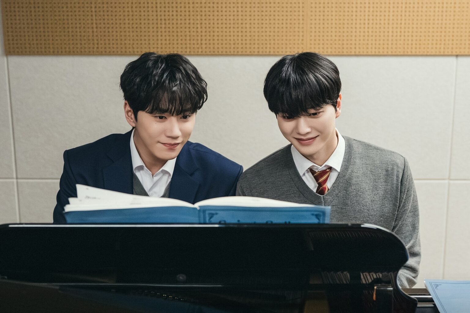 Song Kang And Lee Jun Young Get Closer After Becoming Duet Partners In "Four Hands, Two Sonatas"