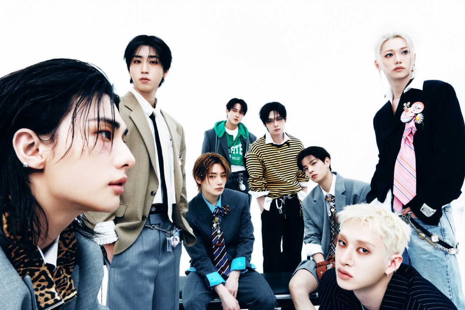 Stray Kids Ties The Rolling Stones’ Record On Billboard 200 As “THIS & THAT” Debuts At No. 1 With Their Biggest U.S. Week Yet Stray Kids Ties The Rolling Stones' Record On Billboard 200 As "THIS & THAT" Debuts At No. 1 With Their Biggest U.S. Week Yet
