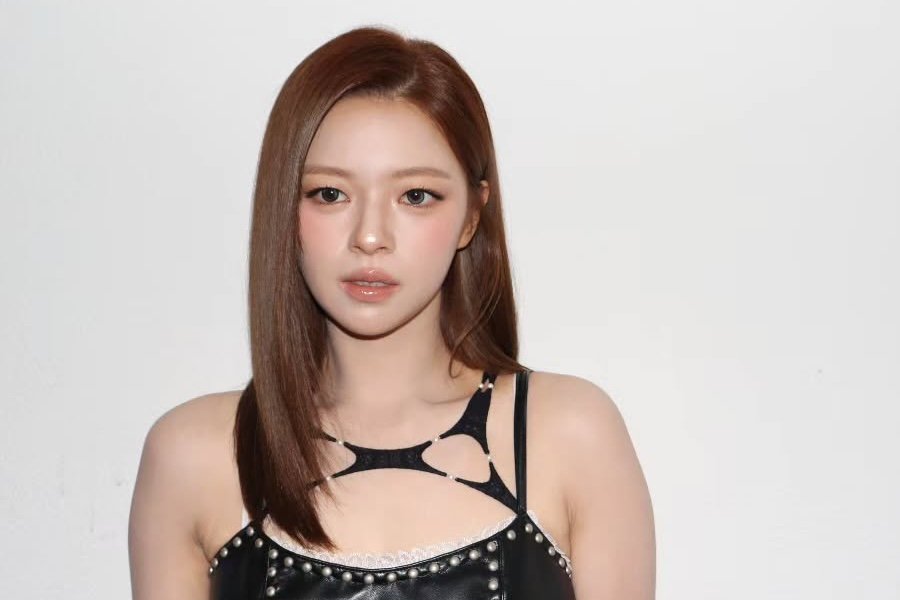 TWICE’s Jeongyeon Personally Confirms Departure From JYP + Signs With VARO Entertainment TWICE's Jeongyeon Personally Confirms Departure From JYP + Signs With VARO Entertainment